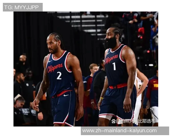 快船与爵士激战正酣赛季对决引发球迷热议与期待